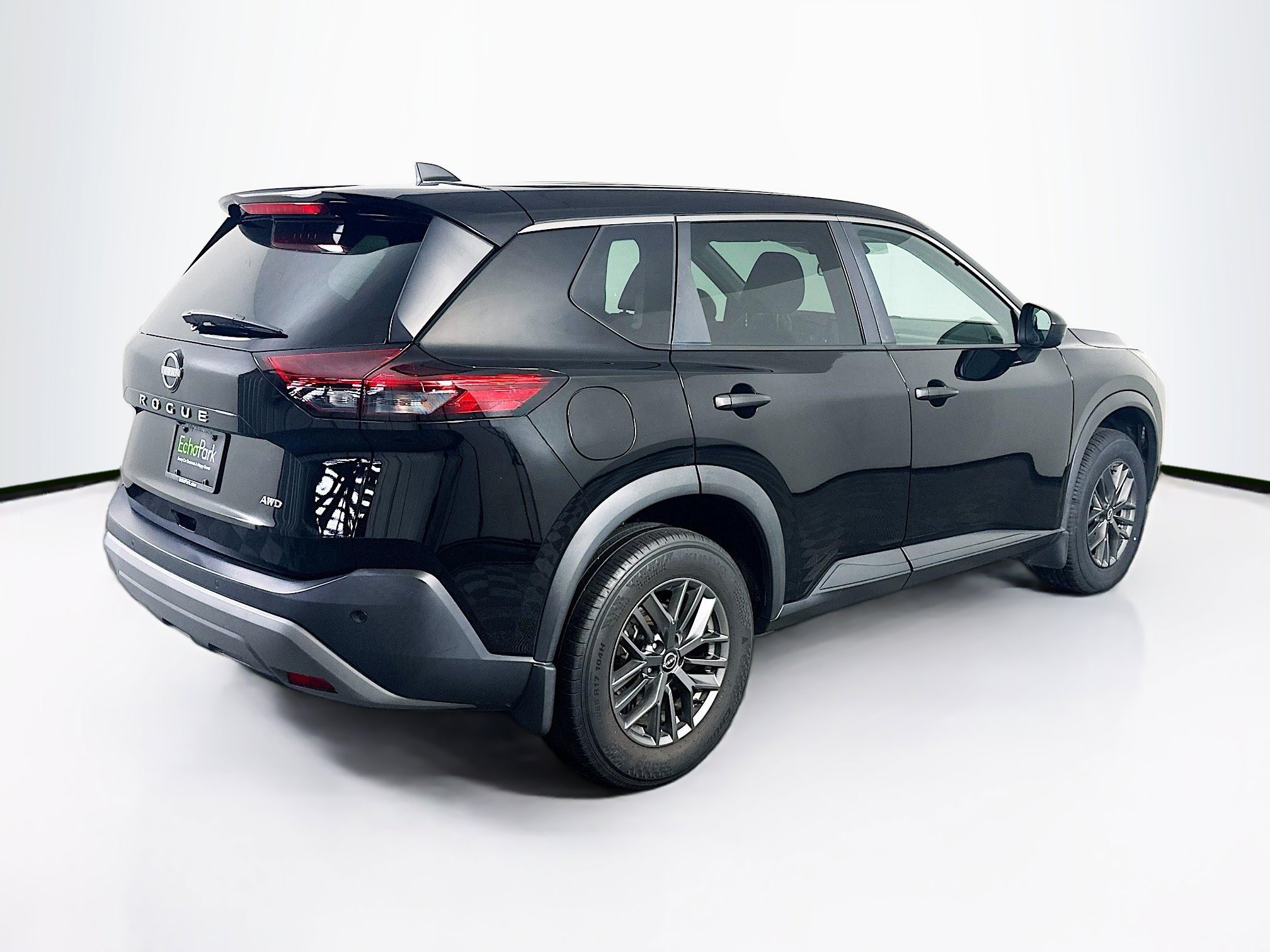 Used 2023 Nissan Rogue S image 9