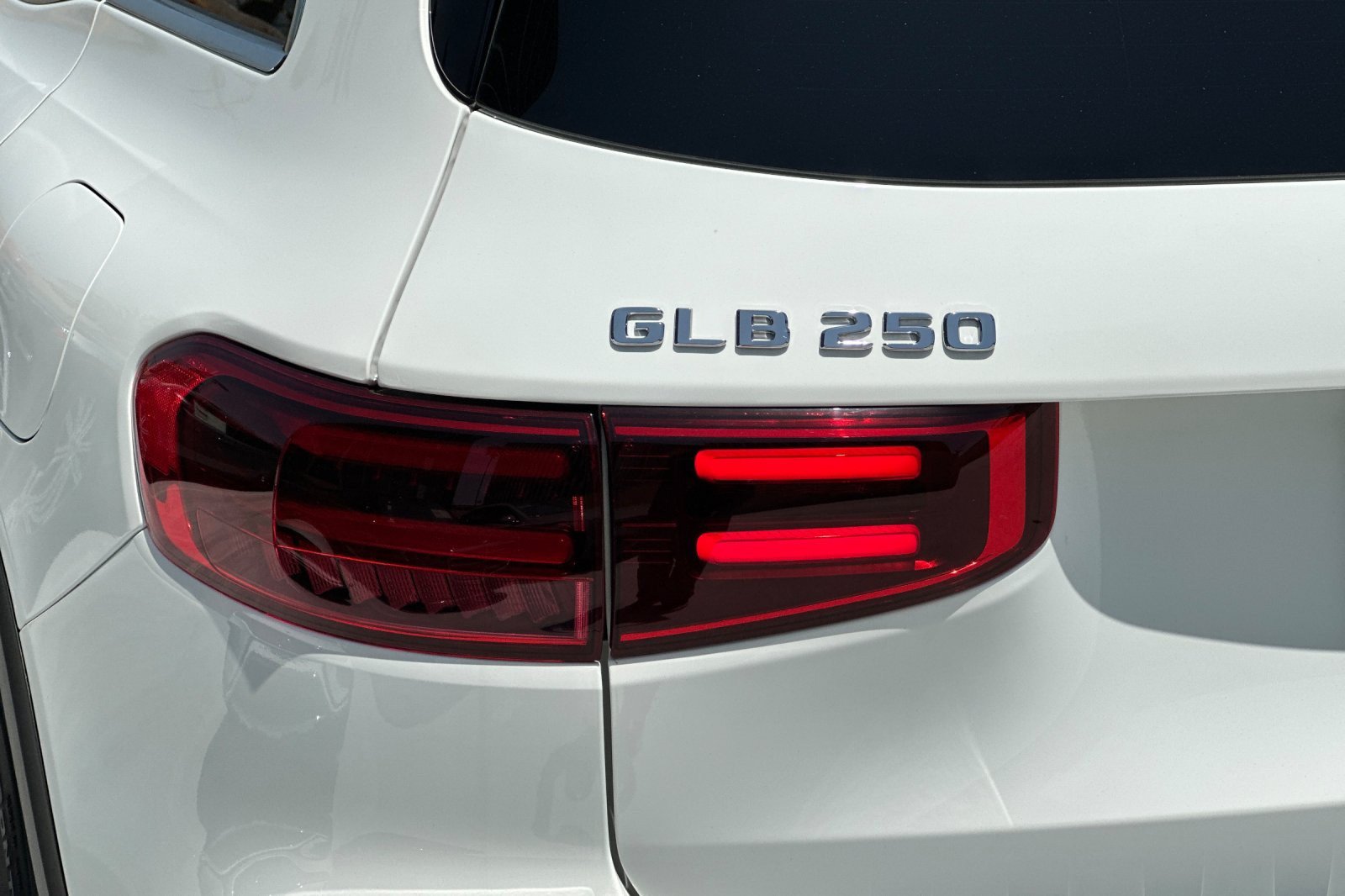 New 2025 Mercedes-Benz GLB 250 4MATIC image 26