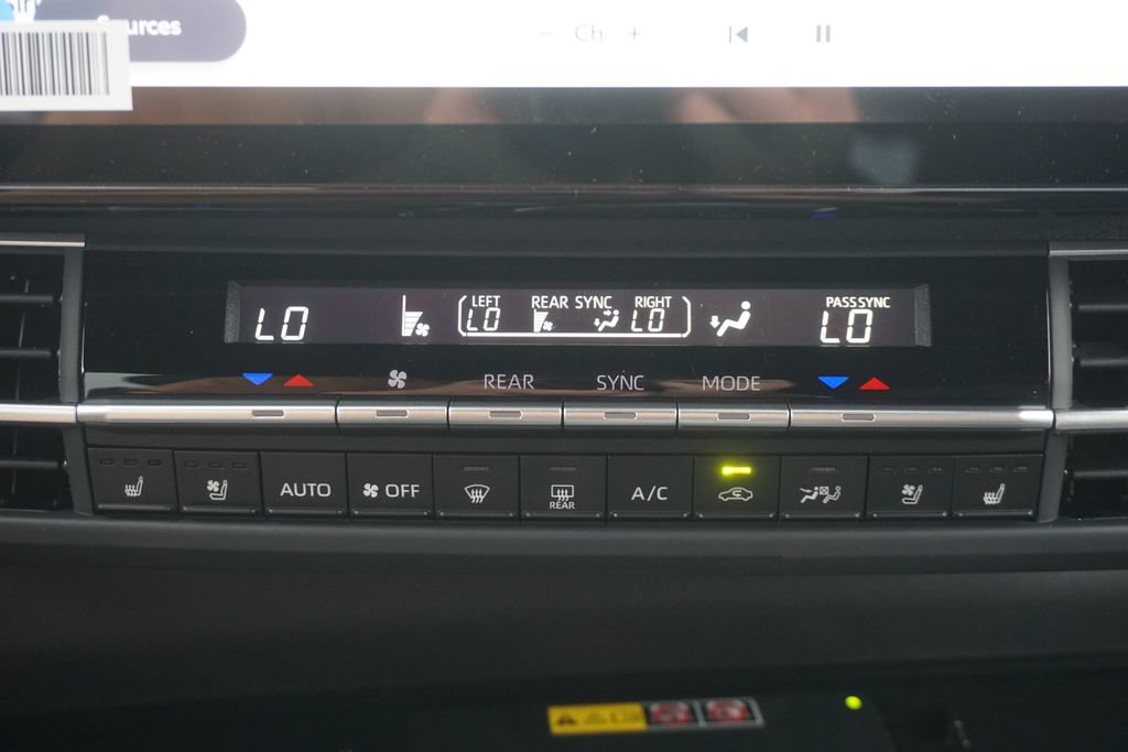 New 2026 Toyota Sienna Limited FWD image 16