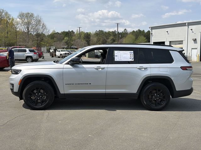 Used 2024 Jeep Grand Cherokee L Laredo image 10