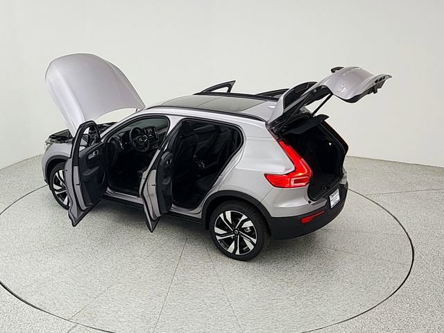 New 2026 Volvo XC40 B5 Plus w/ Climate Package AWD/4WD image 40
