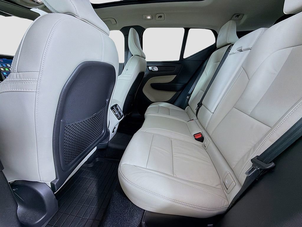 Used 2023 Volvo XC40 B5 Plus w/ Driver Assist Package image 25