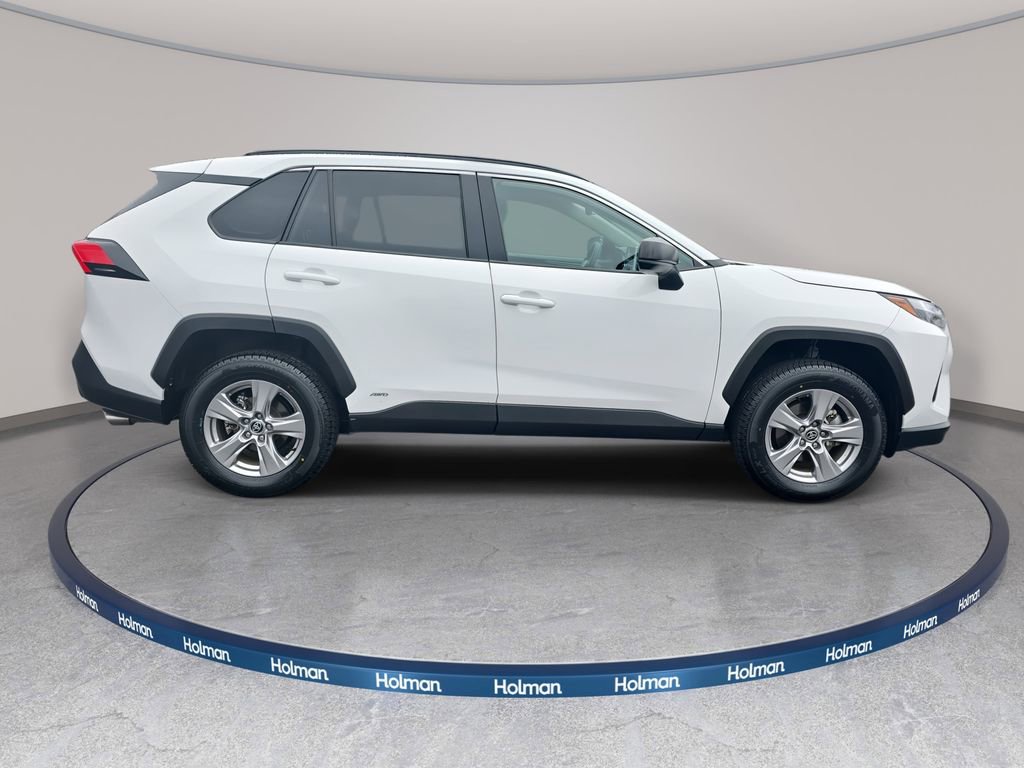 Used 2025 Toyota RAV4 LE image 5