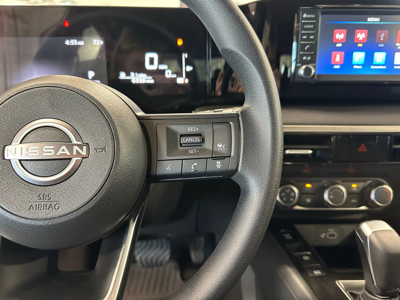 Used 2025 Nissan Kicks S image 17