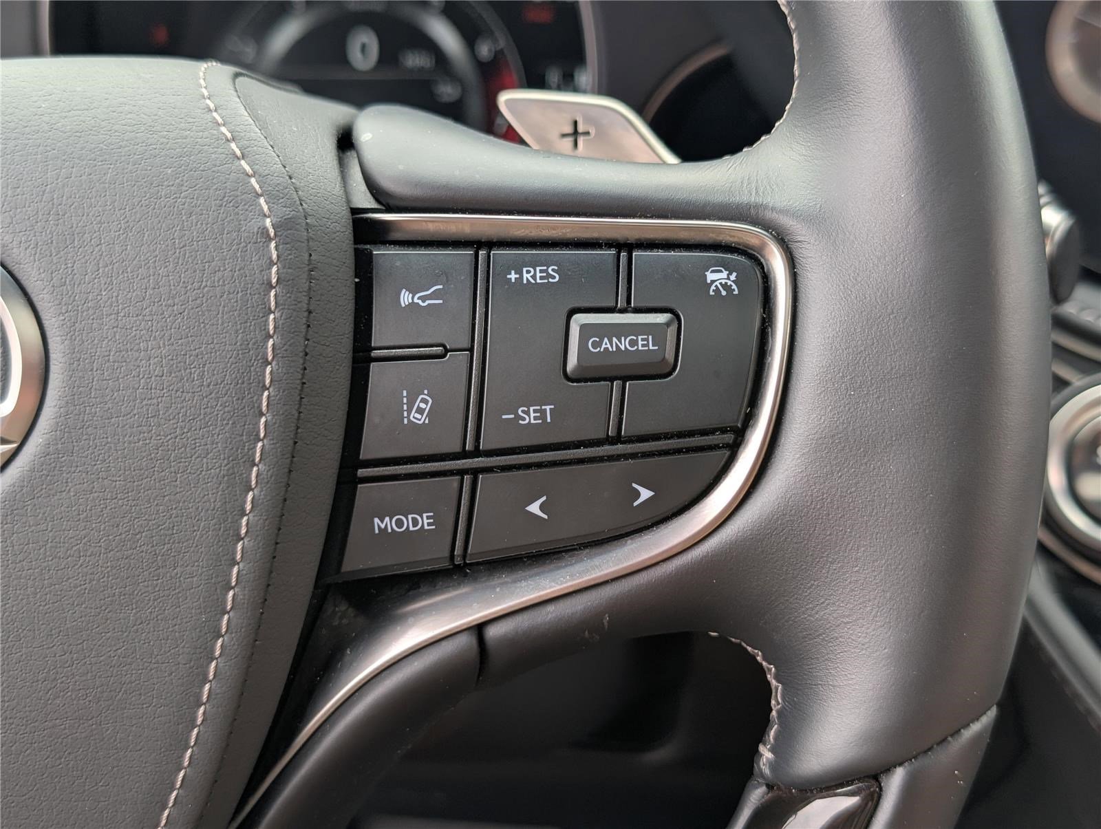 Used 2022 Lexus LS 500 AWD w/ Luxury Package image 25