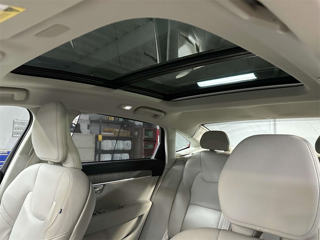 Used 2023 Volvo S90 B6 Plus w/ Protection Package Premier image 12
