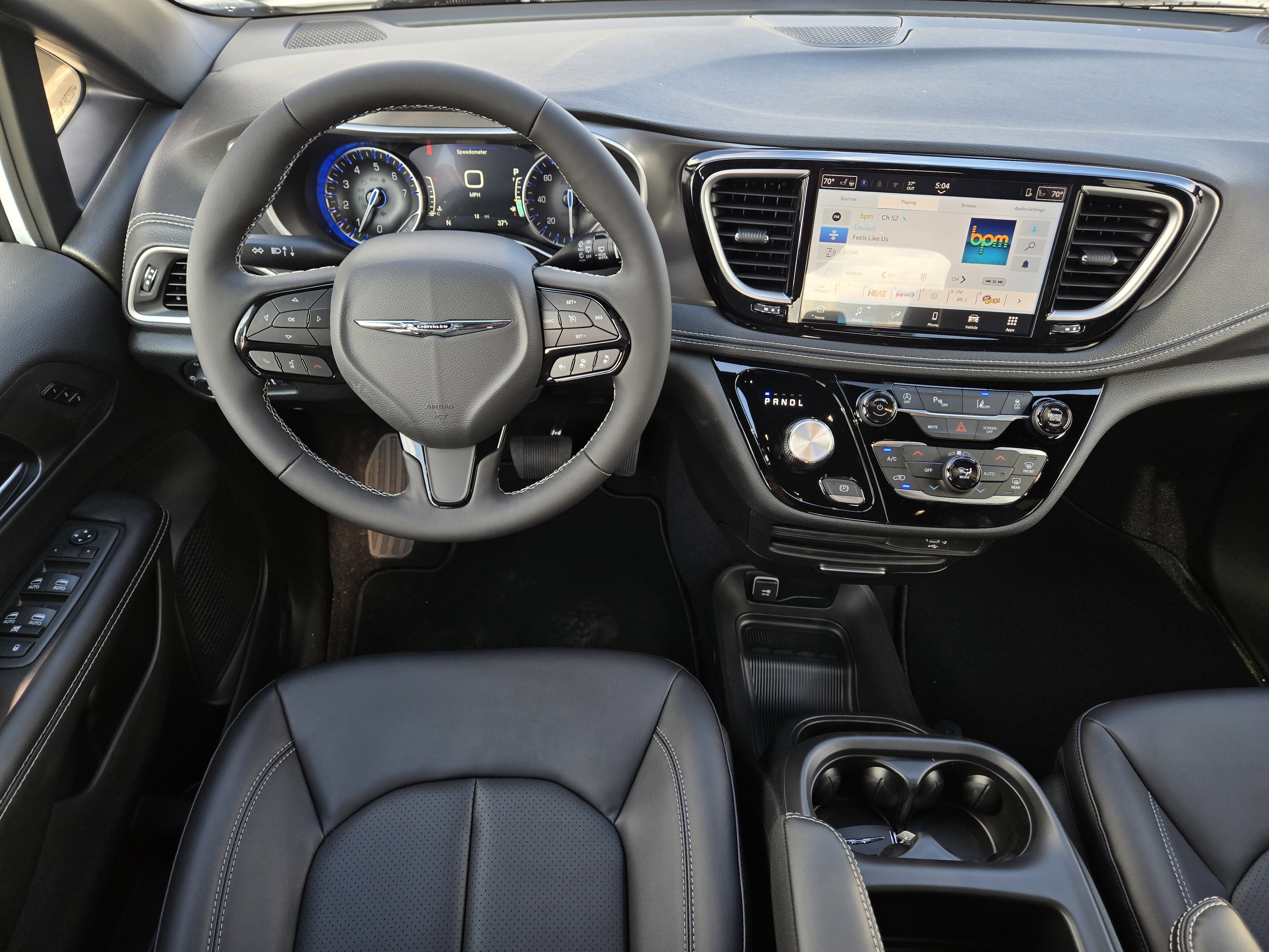 New 2026 Chrysler Pacifica Select w/ S Appearance Package image 16