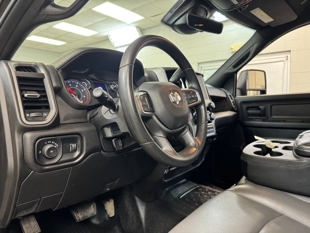 Used 2025 RAM 3500 Tradesman w/ Chrome Appearance Group image 13