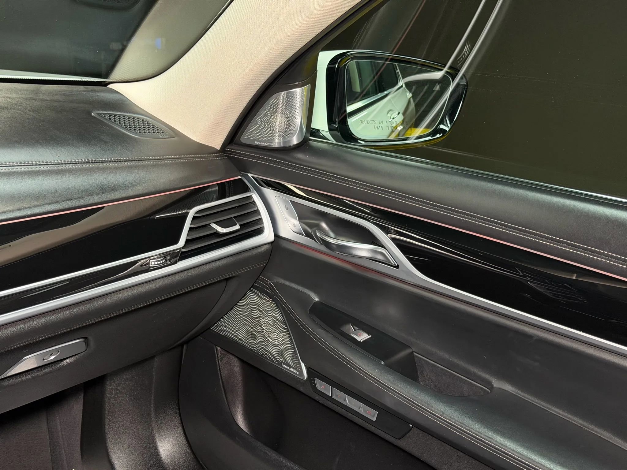 Used 2017 BMW 750i xDrive image 30