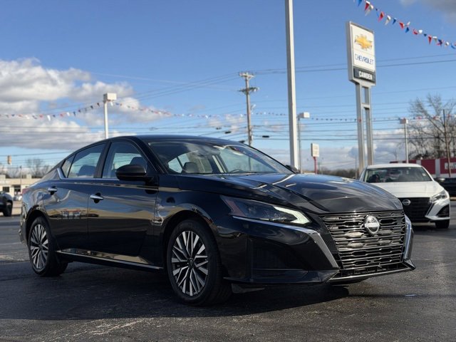 Used 2025 Nissan Altima 2.5 SV image 14