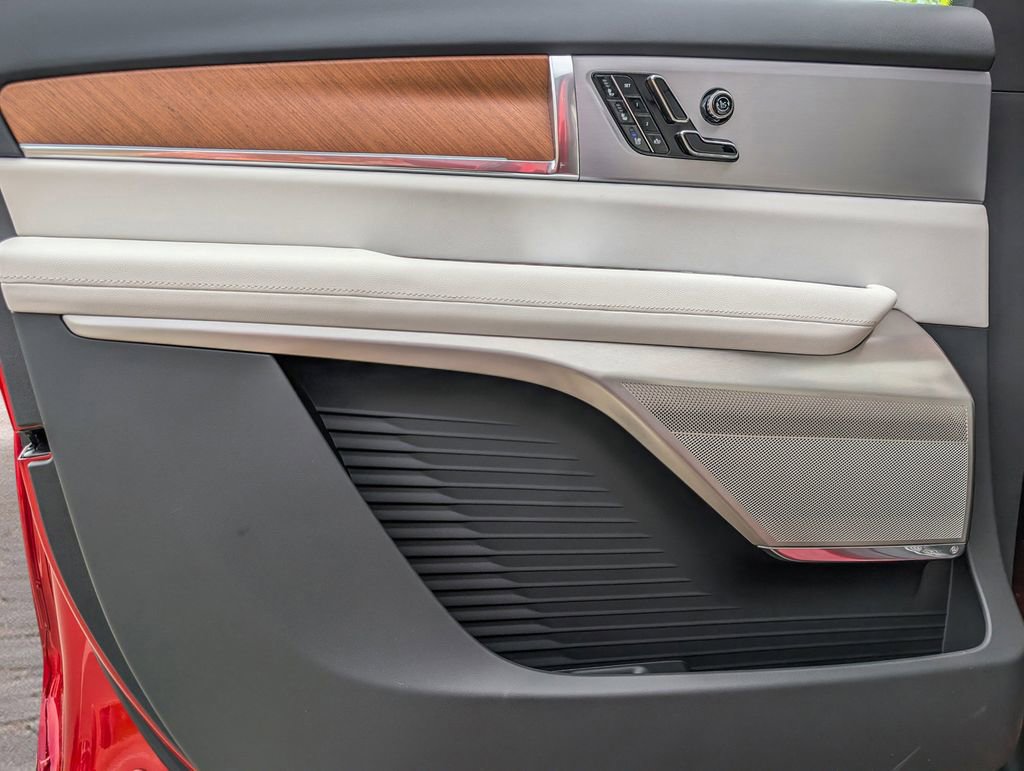 New 2026 Cadillac Vistiq Sport AWD/4WD image 11