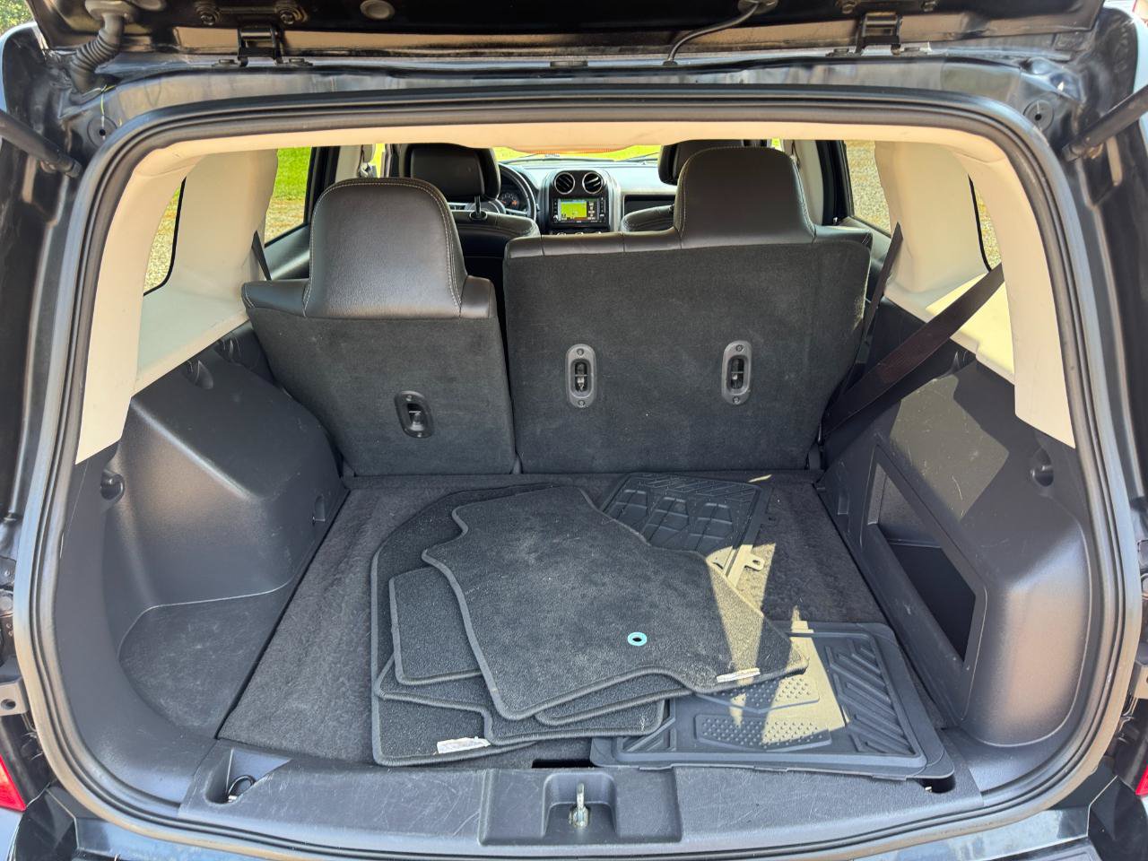 Used 2016 Jeep Patriot High Altitude FWD image 13