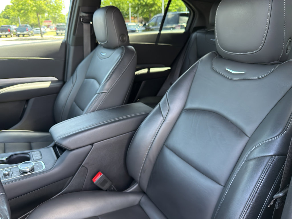 Used 2024 Cadillac XT4 Premium Luxury image 13