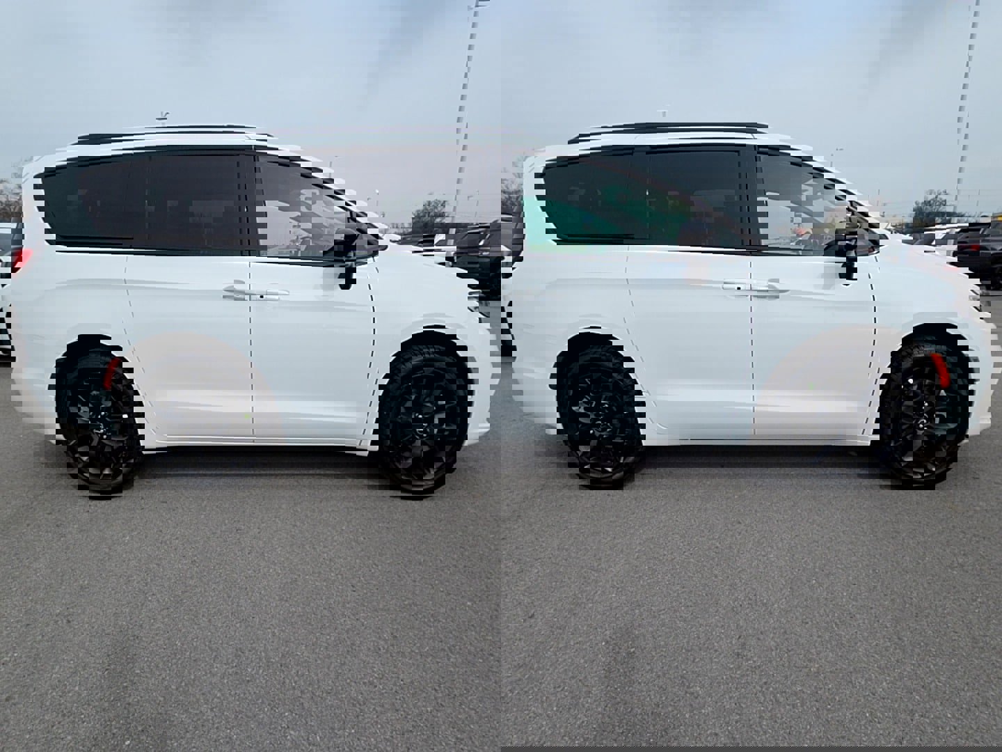 New 2026 Chrysler Pacifica Select image 4