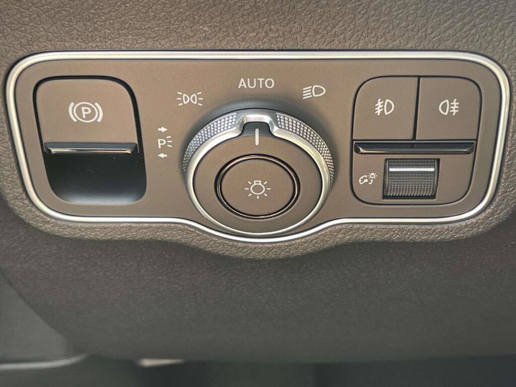 New 2026 Mercedes-Benz GLB 250 4MATIC image 31