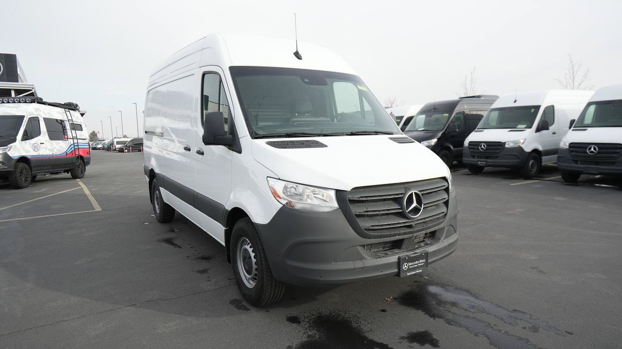 Used 2024 Mercedes-Benz Sprinter 2500 image 3