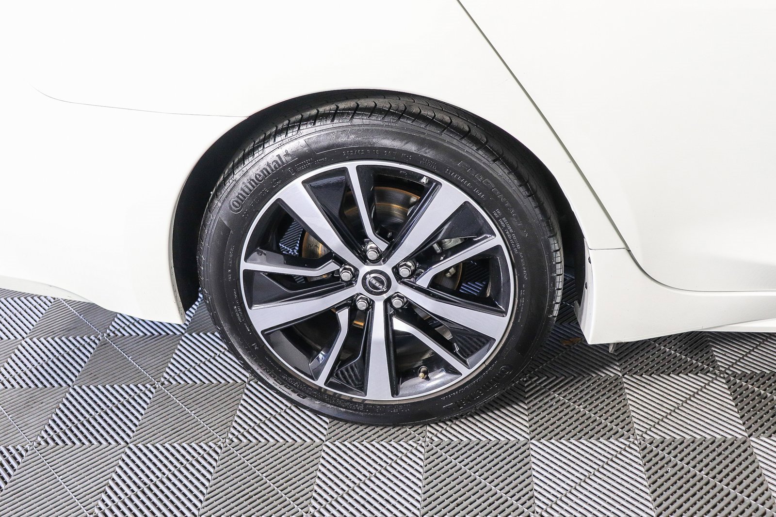 Used 2023 Nissan Maxima SV w/ Floor Mat Group image 10