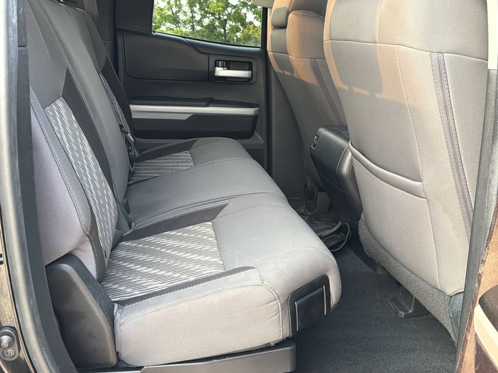 Used 2020 Toyota Tundra SR5 w/ SR5 Convenience Package AWD/4WD image 12