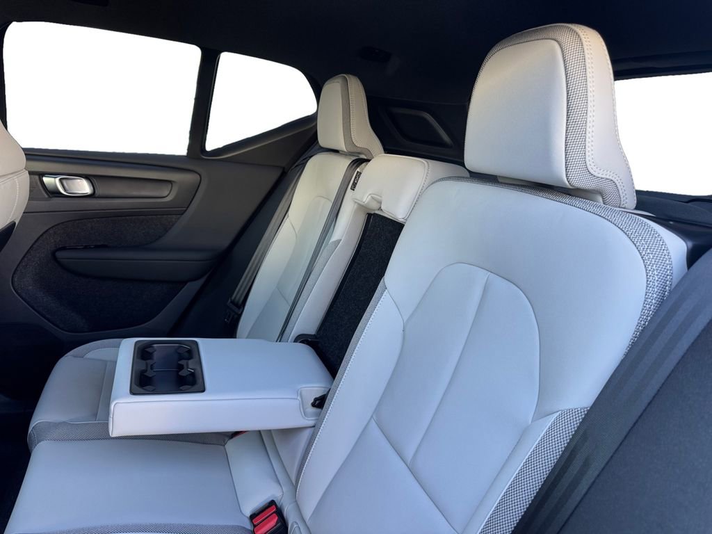 New 2026 Volvo EX40 Plus w/ Climate Package image 24