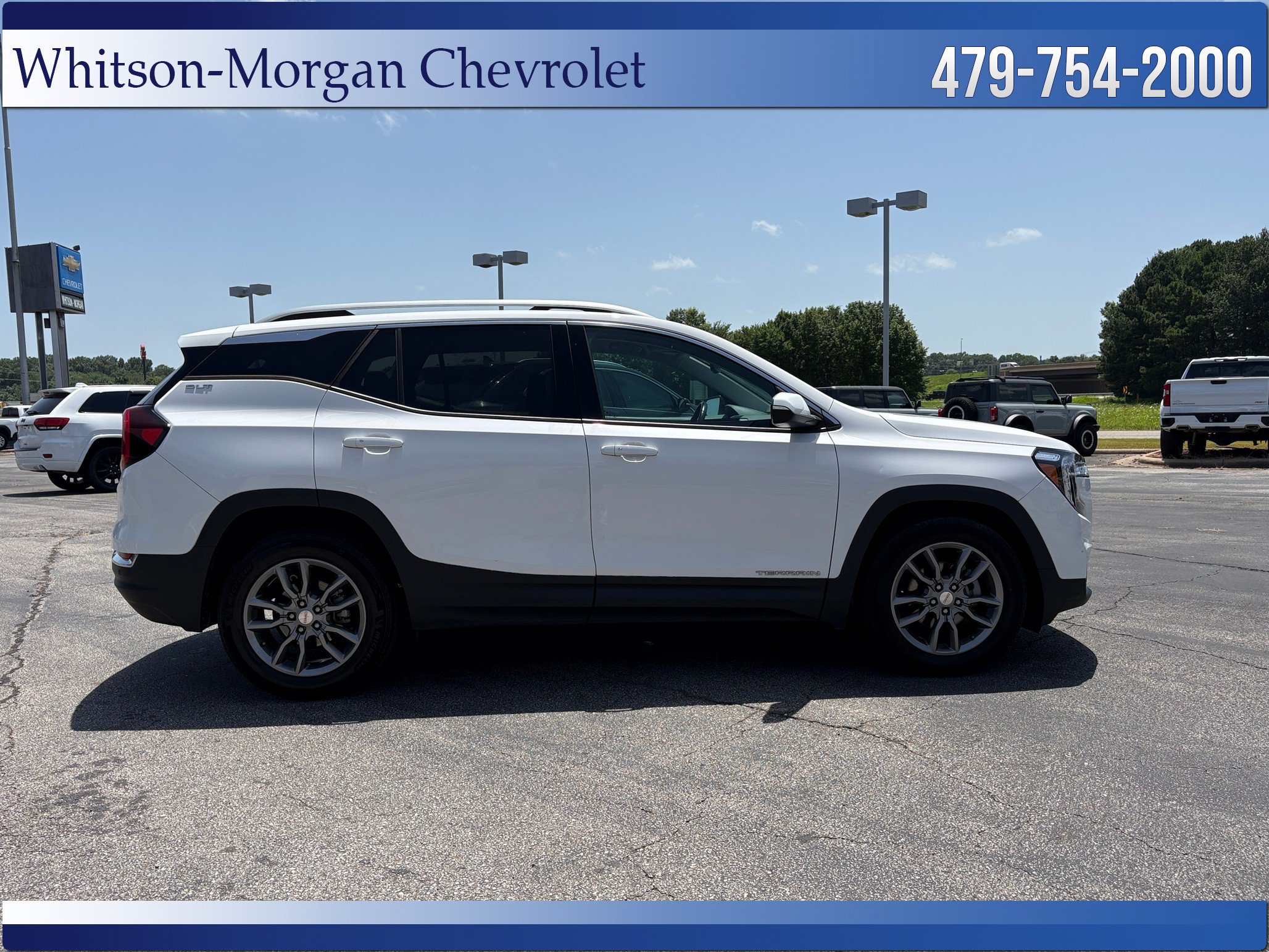 Used 2022 GMC Terrain SLT w/ Infotainment Package II FWD image 5