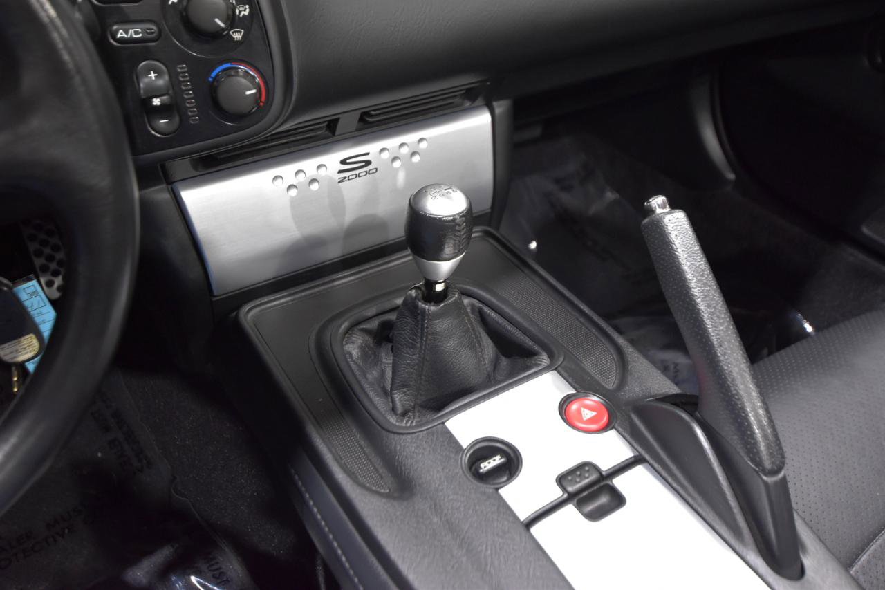Used 2004 Honda S2000 image 26
