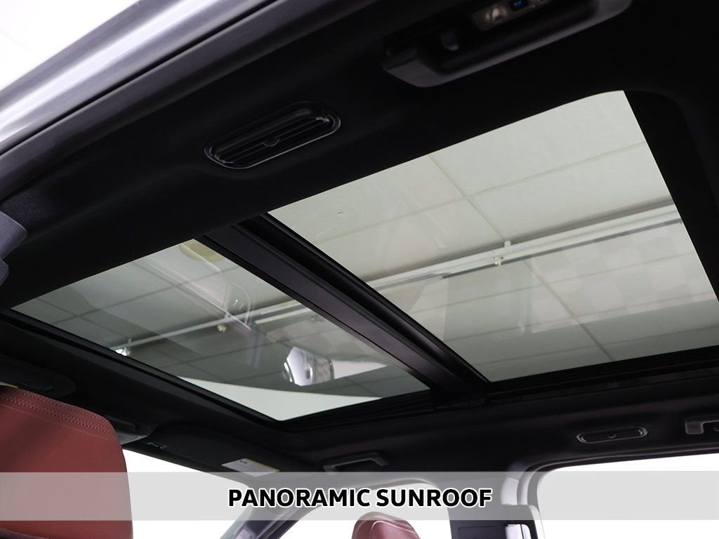 Used 2023 Ford Expedition Max Limited image 4