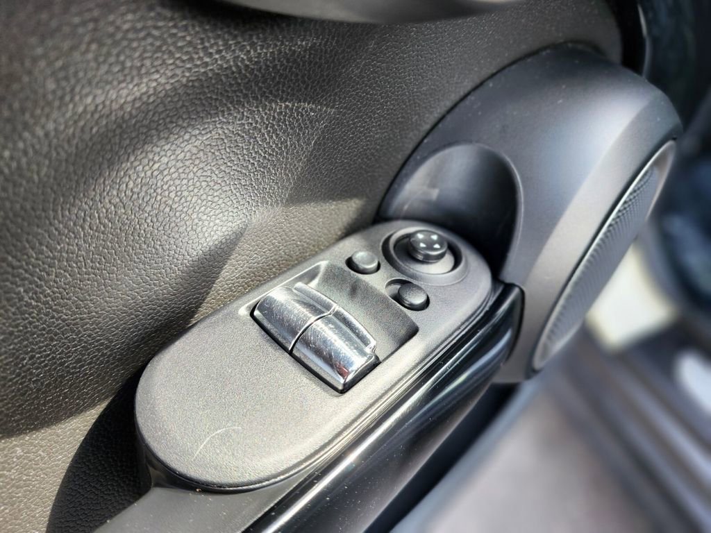Used 2015 MINI Cooper S FWD image 11