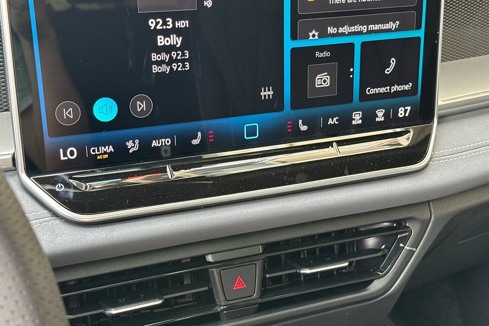 New 2026 Volkswagen Tiguan SE R-Line FWD image 20