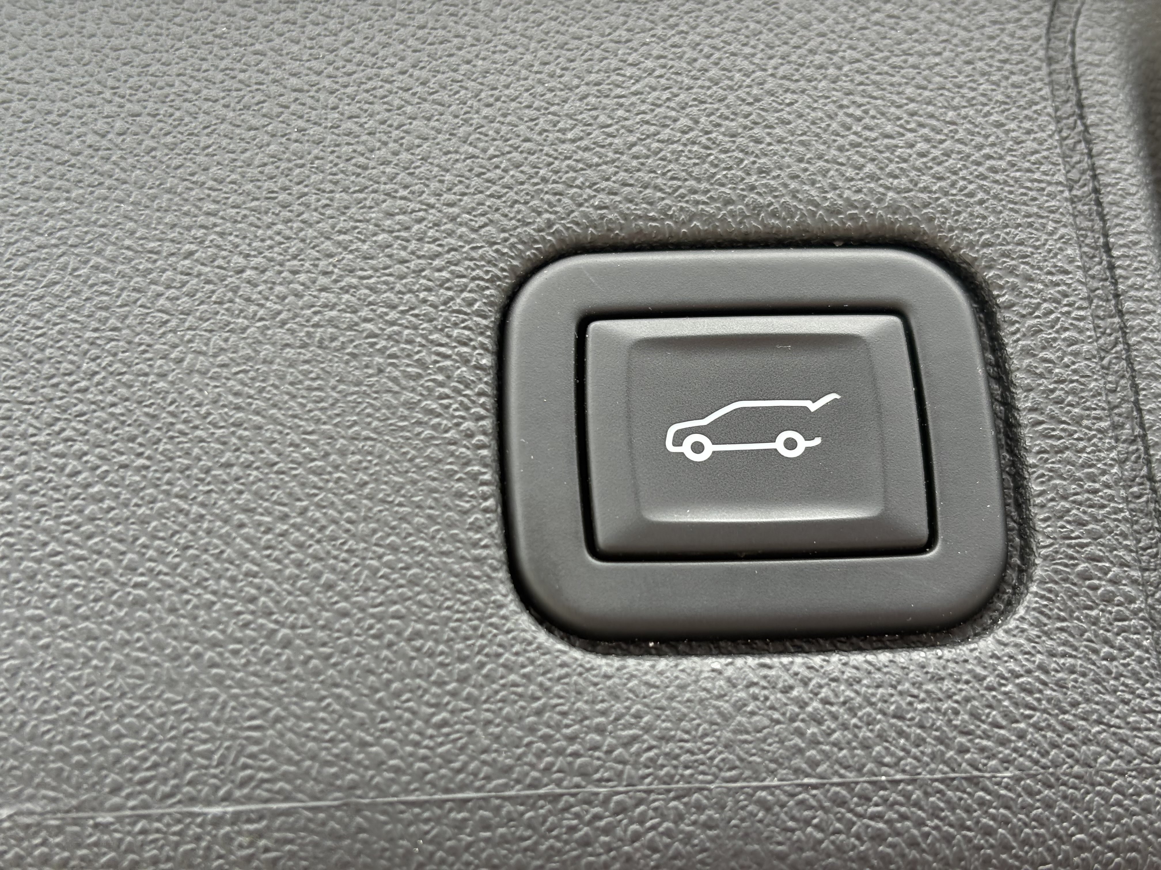 Used 2023 GMC Terrain AT4 AWD/4WD image 10