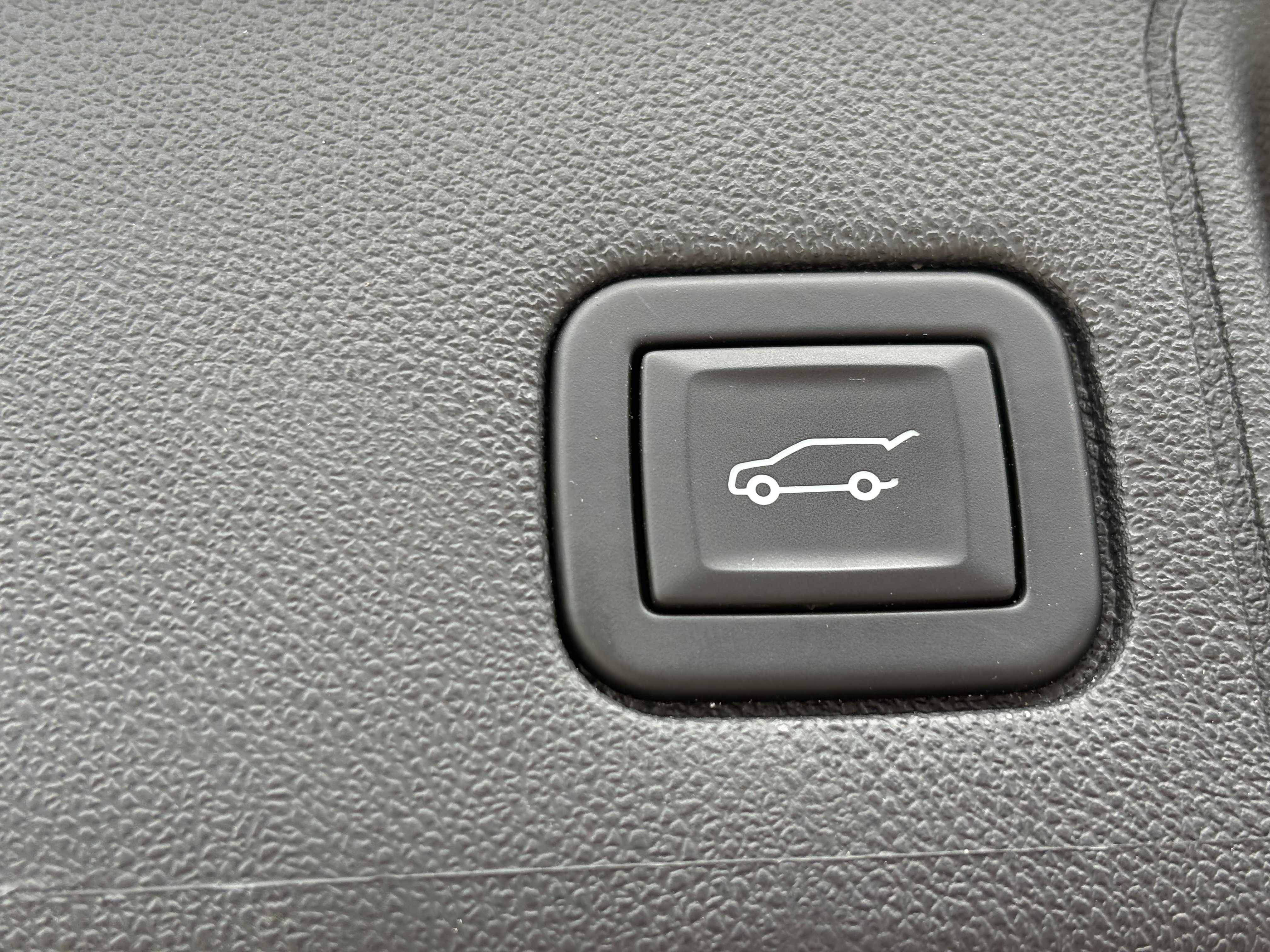 Used 2023 GMC Terrain AT4 AWD/4WD image 10
