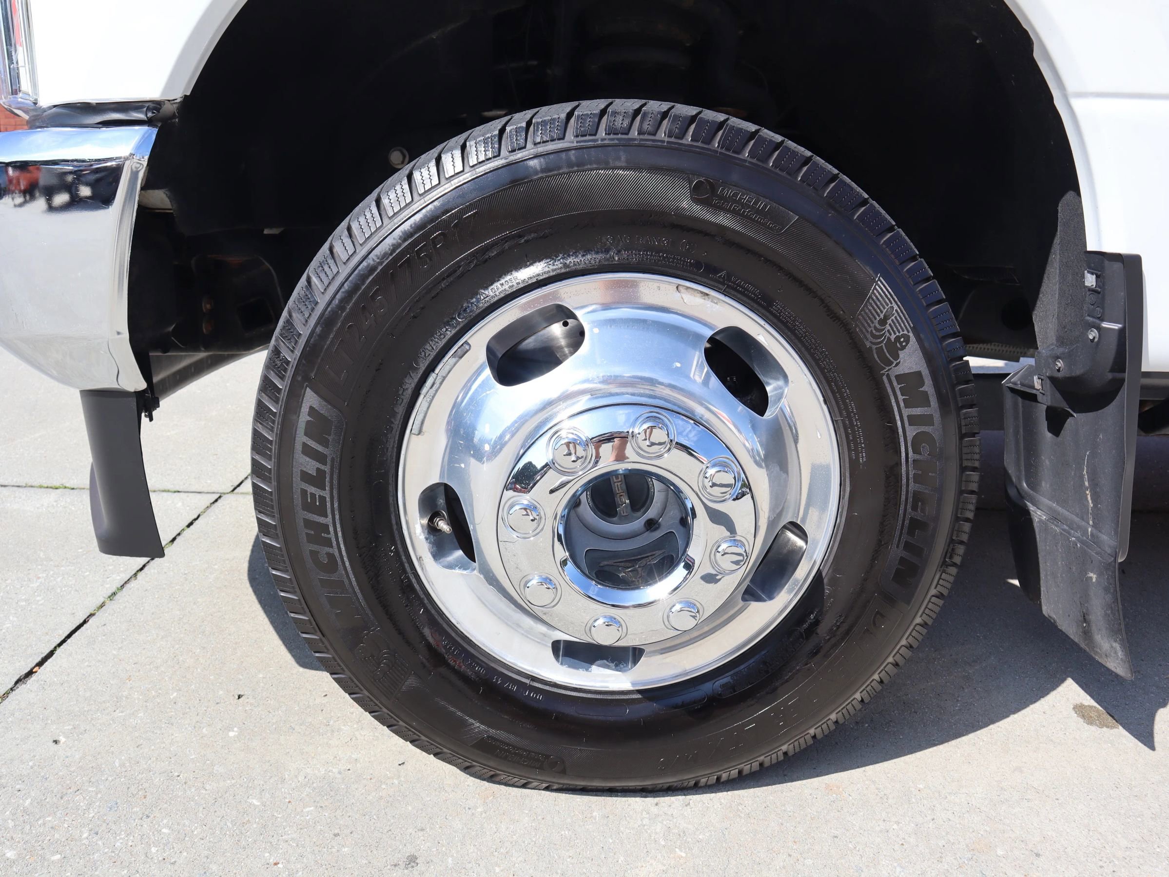 Used 2021 Ford F350 Lariat w/ Lariat Ultimate Package image 10