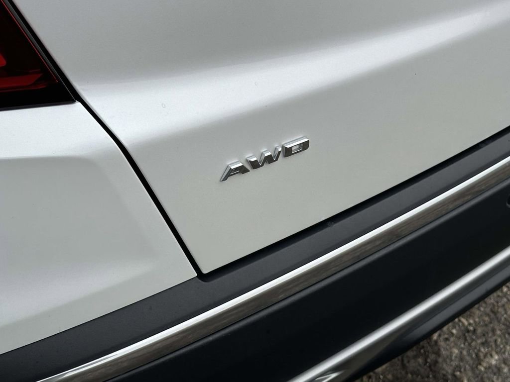 Used 2024 Cadillac XT5 Premium Luxury w/ LPO, Floor Liner Package image 11