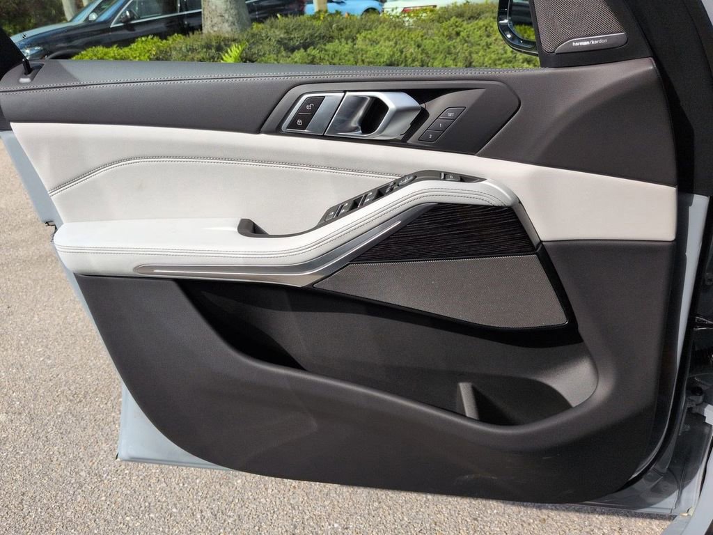 New 2026 BMW X5 xDrive40i w/ M Sport Package image 31