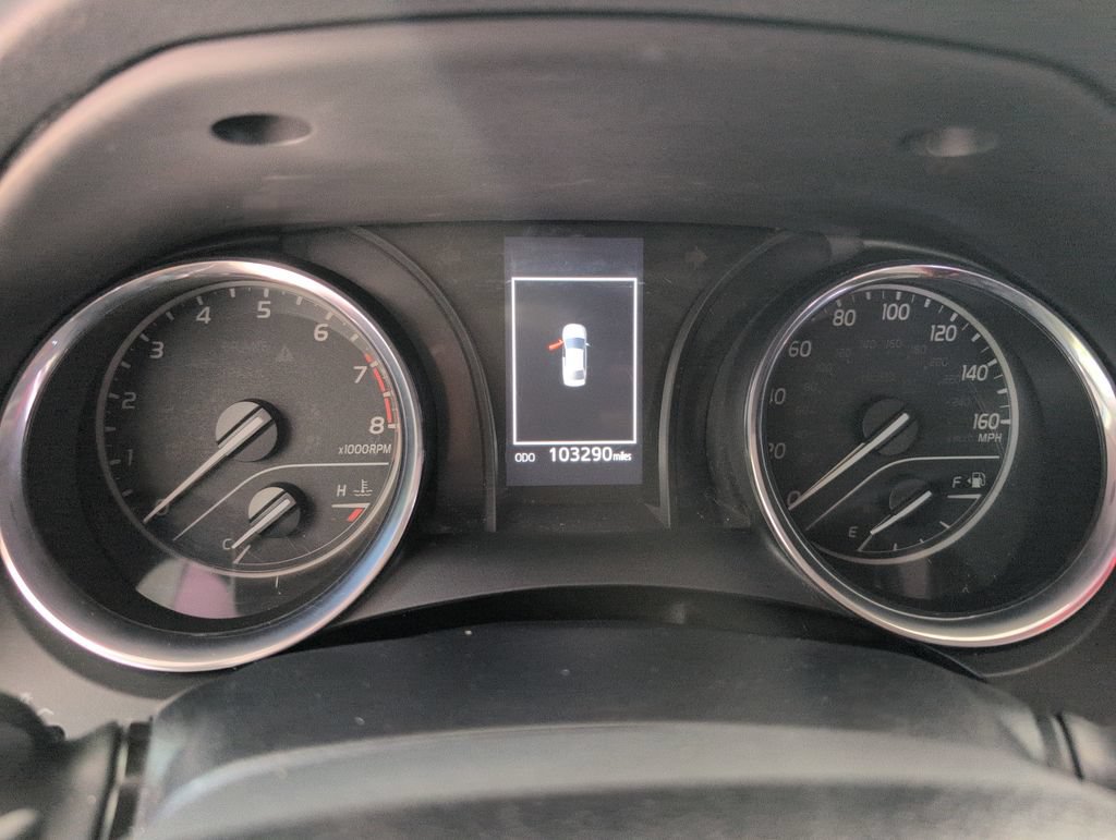 Used 2019 Toyota Camry SE FWD image 13