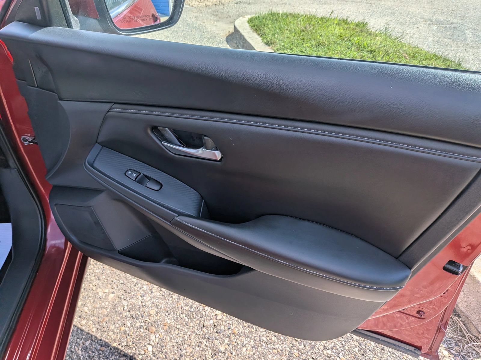 Used 2024 Nissan Sentra SV FWD image 33