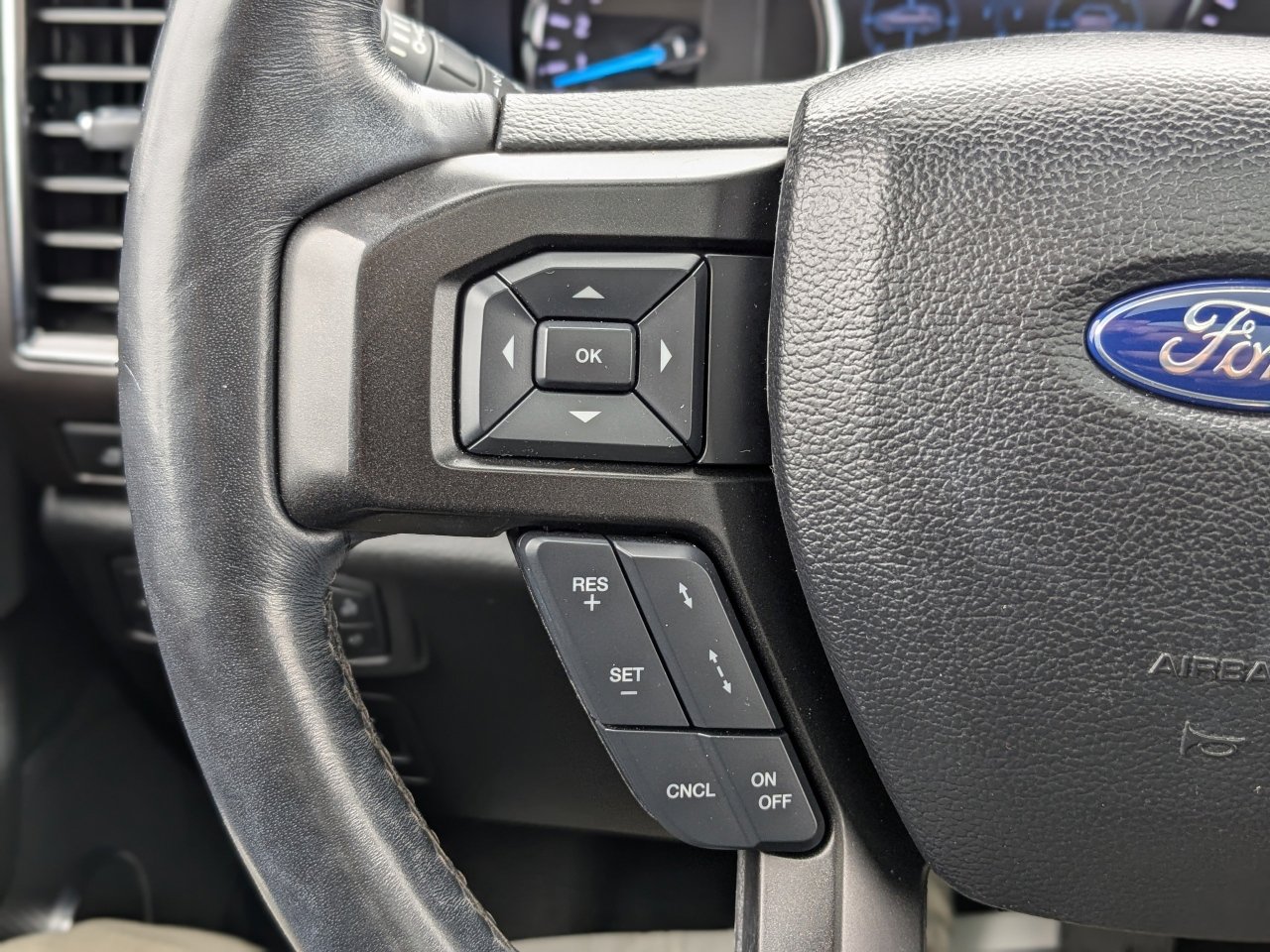 Used 2018 Ford Expedition Limited w/ Equipment Group 301A image 33