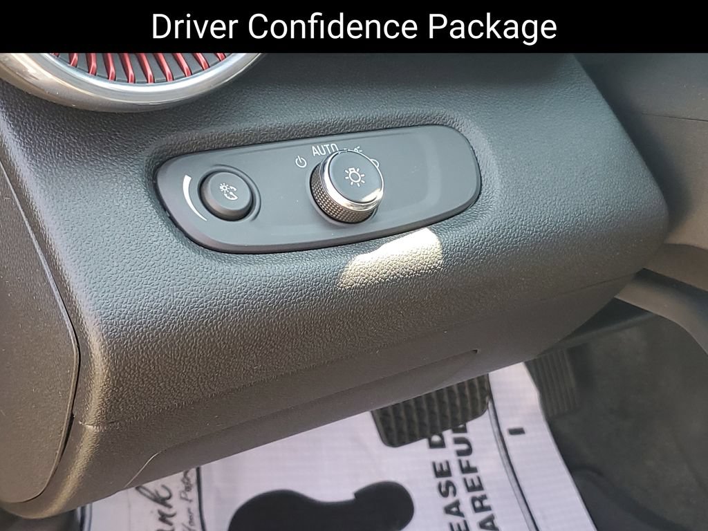 Certified 2024 Chevrolet Trax RS w/ Driver Confidence Package FWD image 9