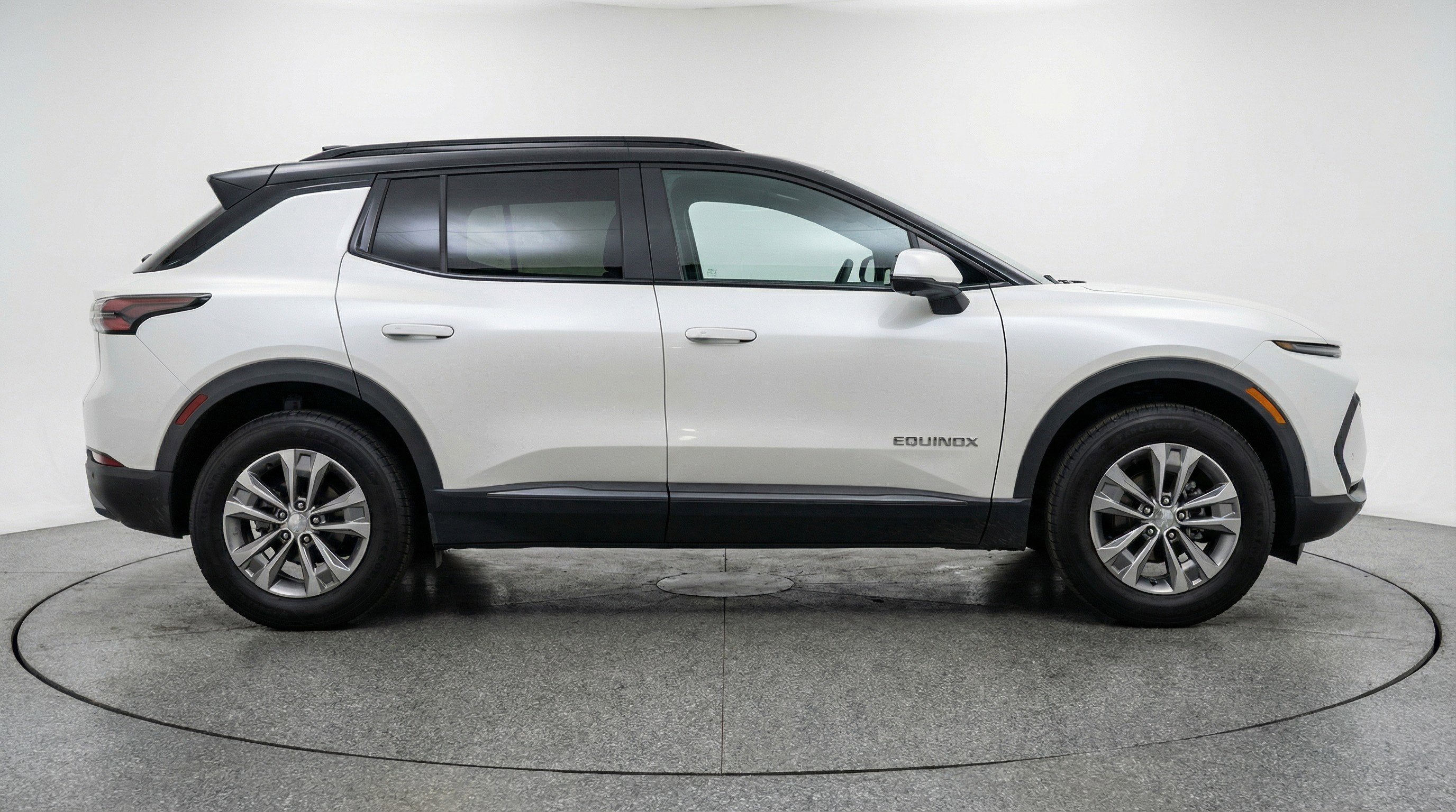 Used 2025 Chevrolet Equinox LT image 11