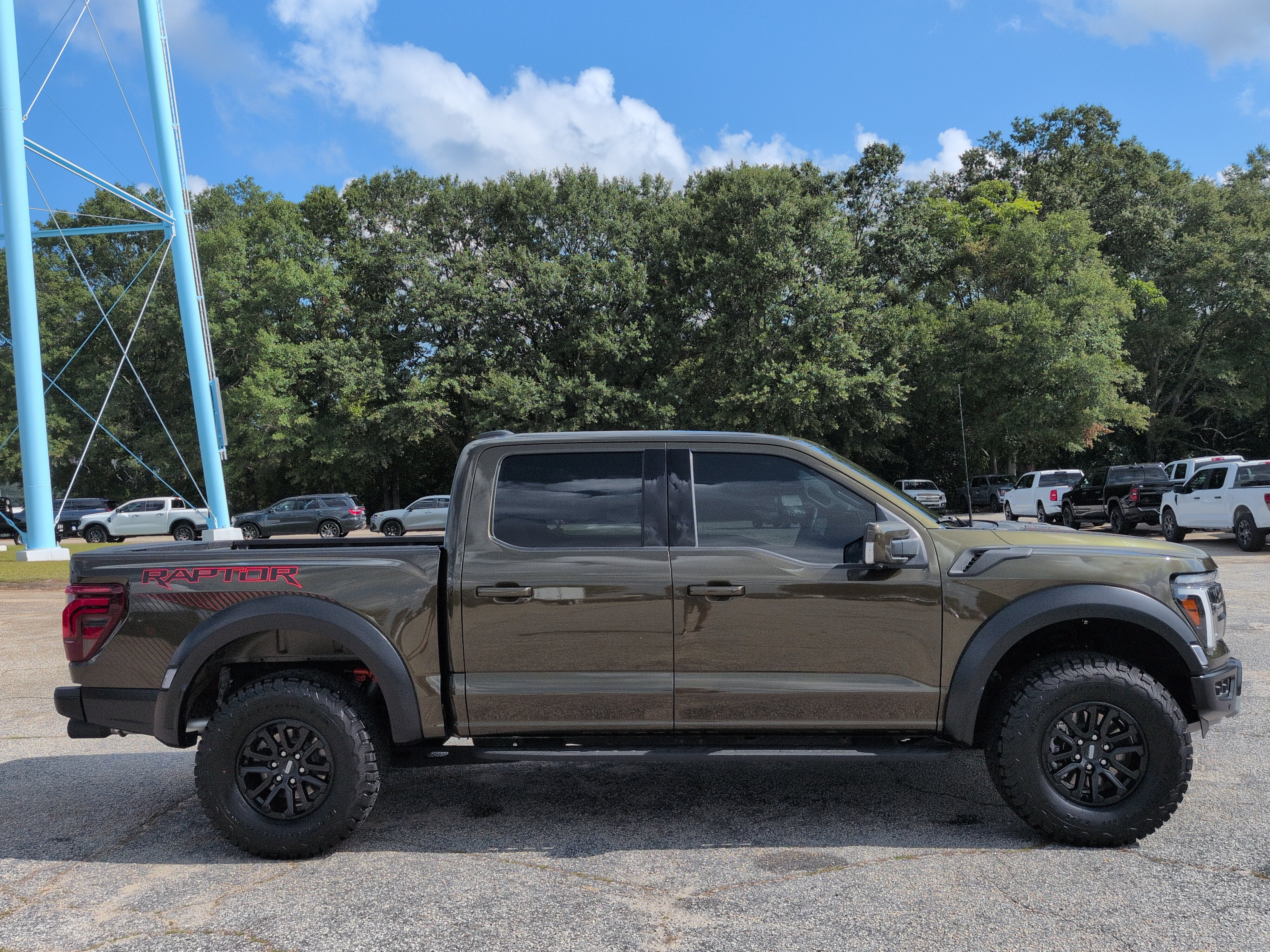 Used 2025 Ford F150 Raptor AWD/4WD video 2
