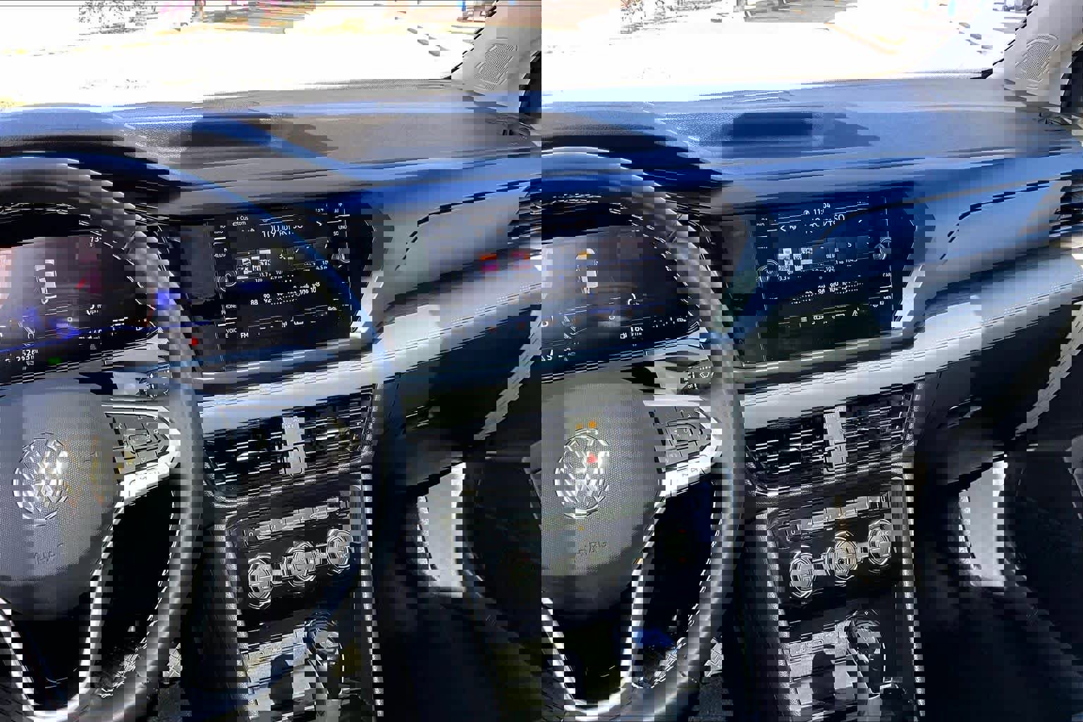 Used 2024 Volkswagen Taos SE image 7