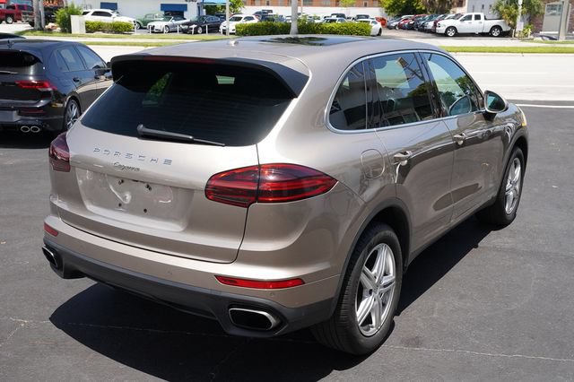 Used 2016 Porsche Cayenne AWD/4WD image 15