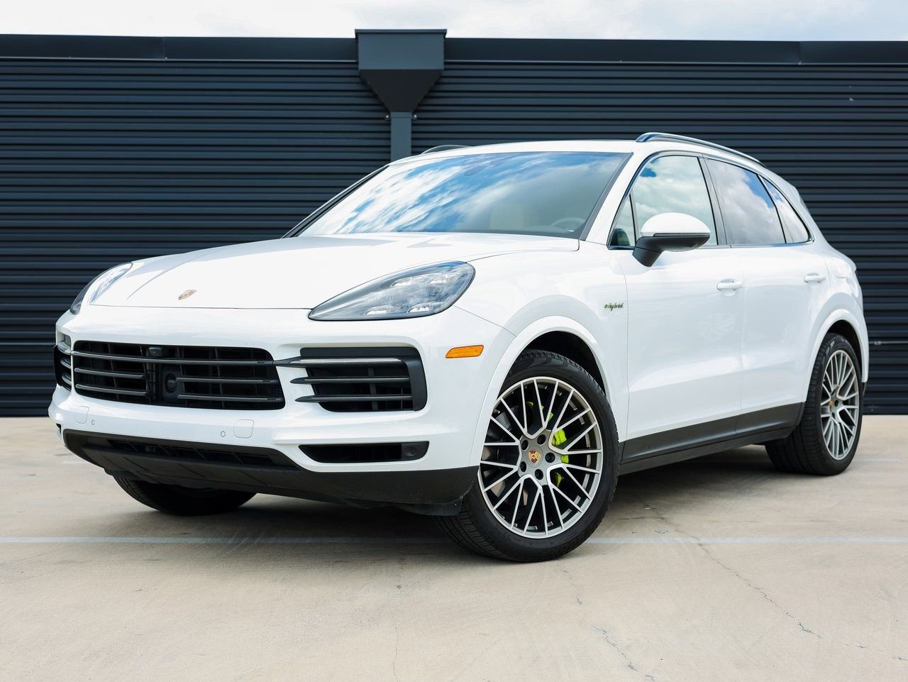 Certified 2022 Porsche Cayenne Platinum Edition