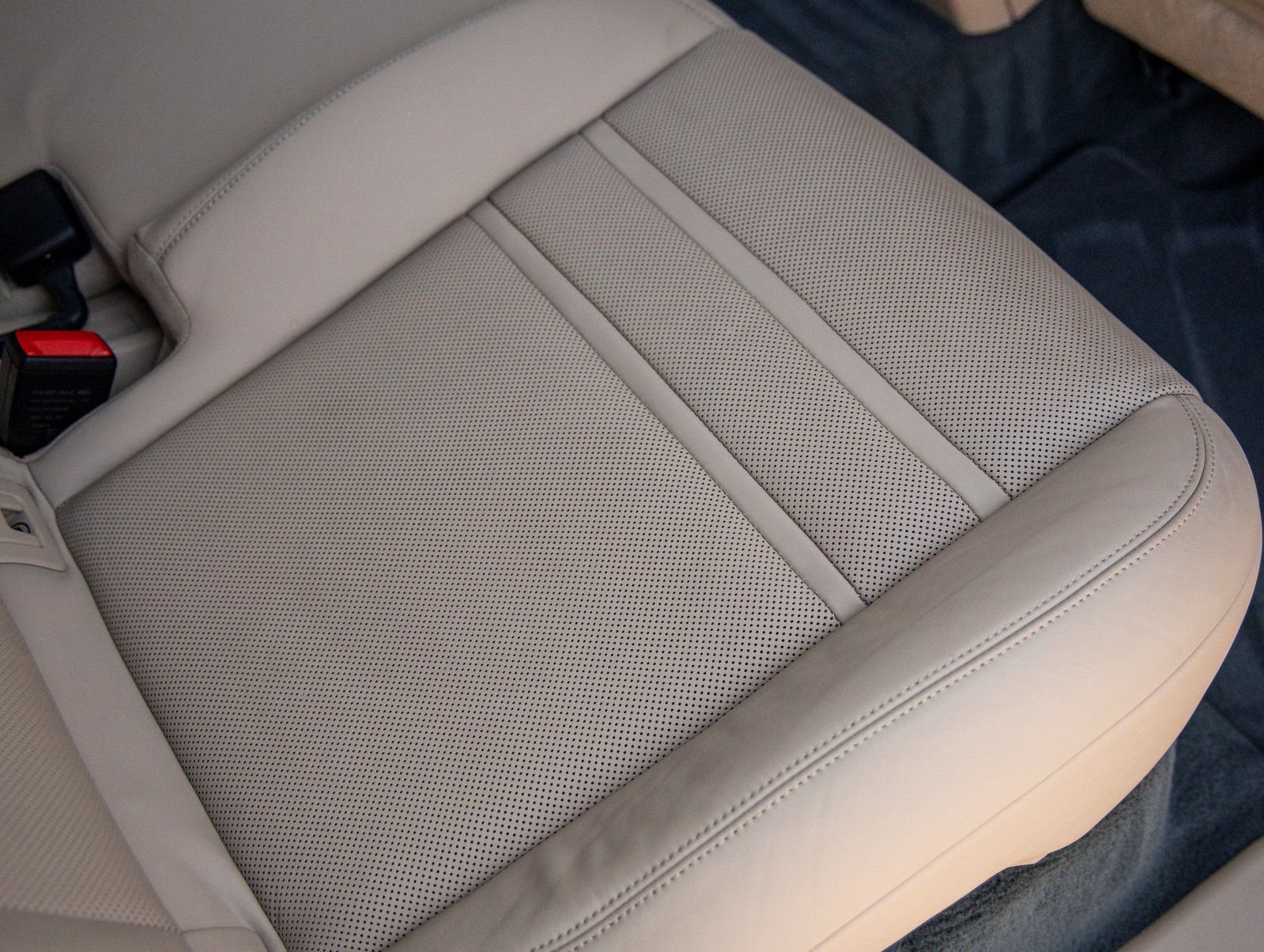 Certified 2023 Porsche Cayenne Turbo image 40