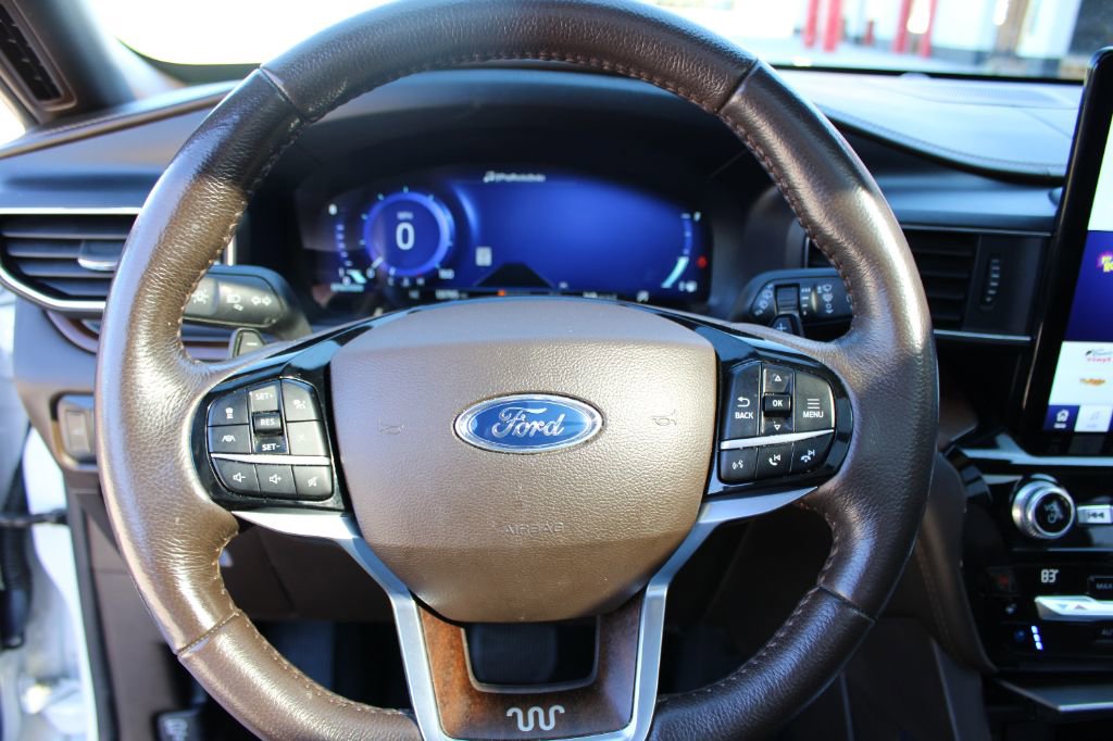 Used 2021 Ford Explorer King Ranch w/ Premium Technology Package image 18