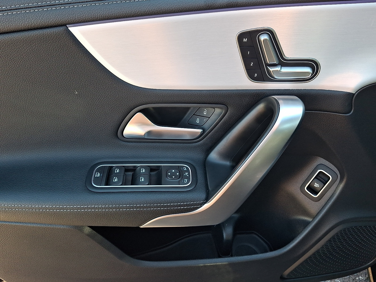 Used 2025 Mercedes-Benz CLA 250 4MATIC image 12