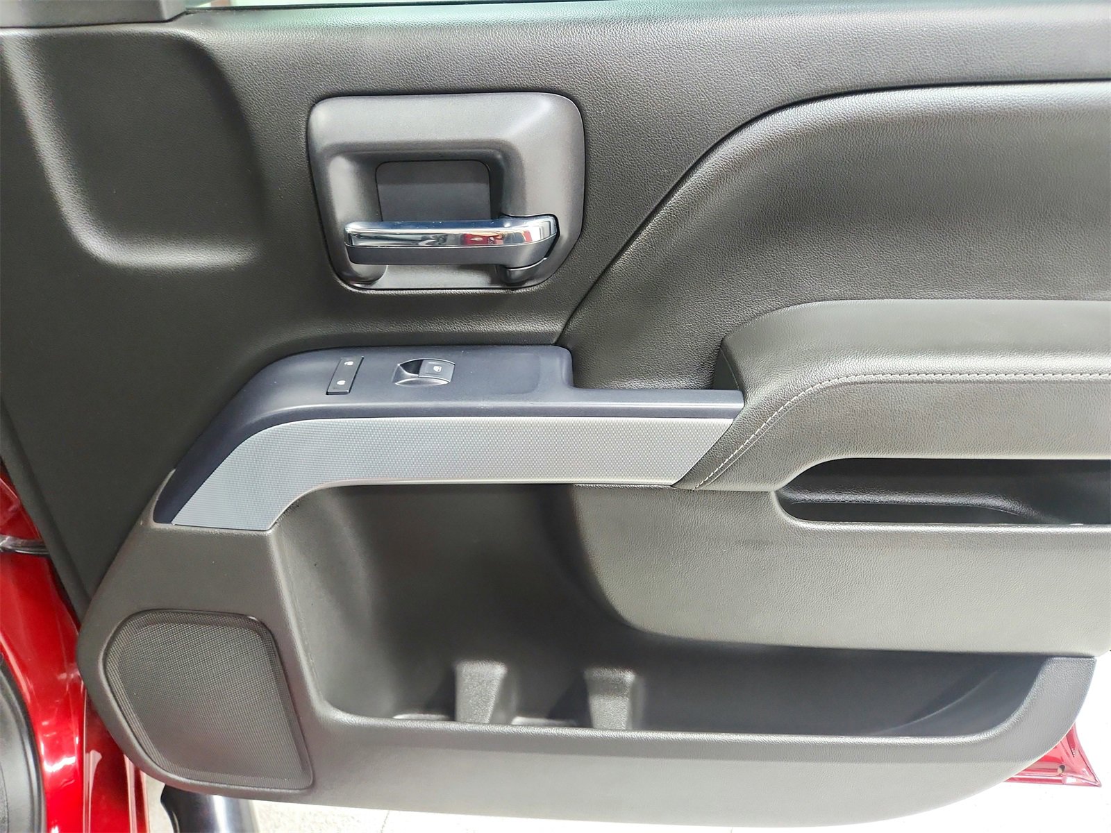 Used 2018 Chevrolet Silverado 1500 LT w/ All Star Edition image 37