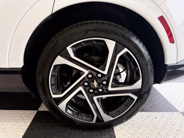 New 2026 Chevrolet Equinox EV LT w/ Convenience Package II AWD/4WD image 12