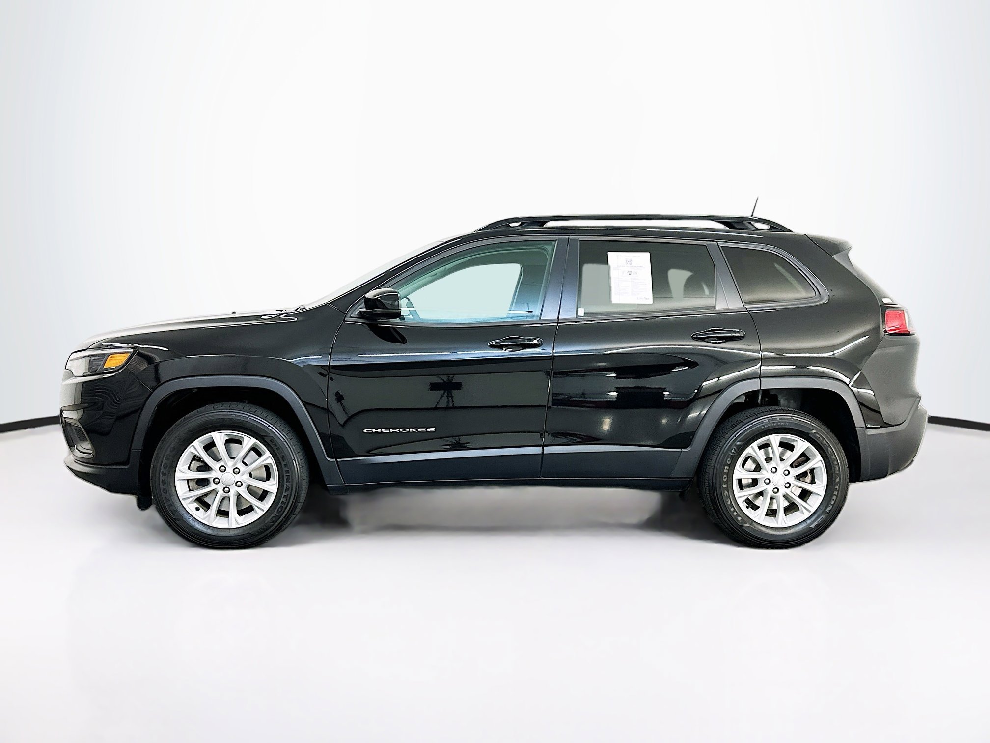 Used 2022 Jeep Cherokee Latitude Lux image 4