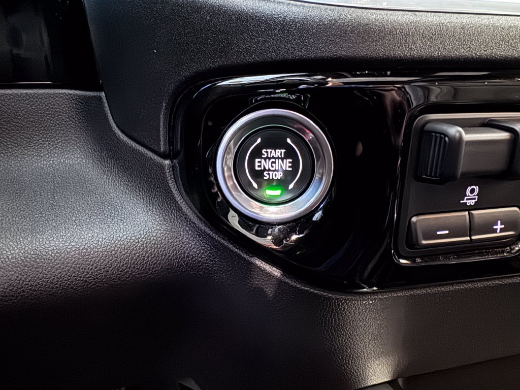 Certified 2023 Chevrolet Silverado 1500 High Country w/ High Country Premium Package AWD/4WD image 24