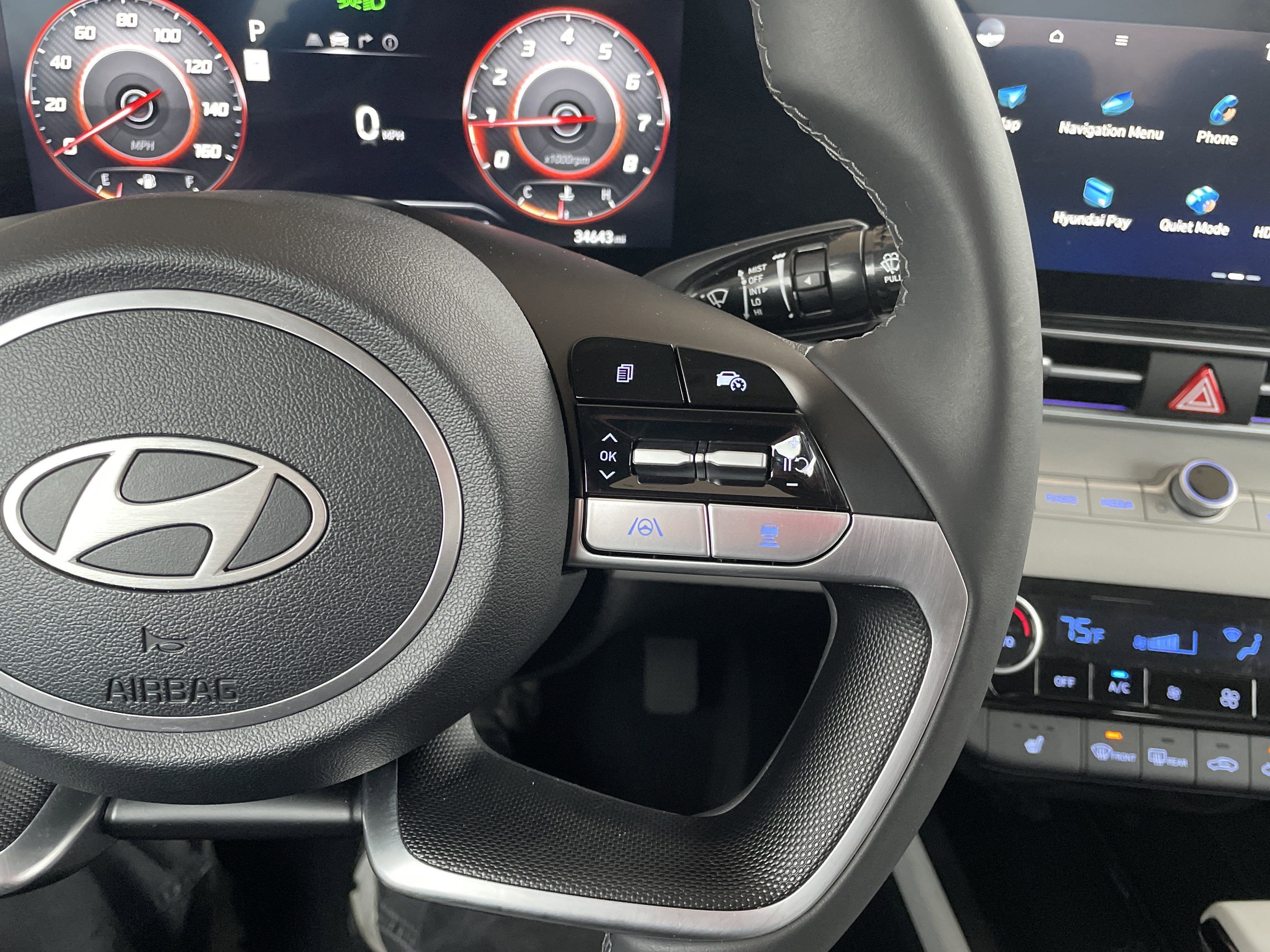 Used 2024 Hyundai Elantra Limited image 13